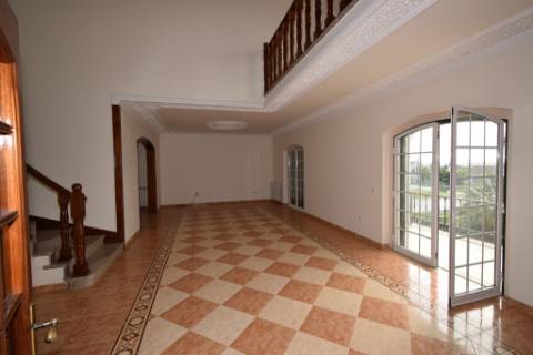 Moradia M4 com piscina