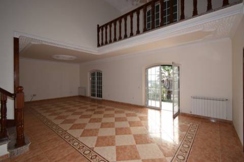 Moradia M4 com piscina