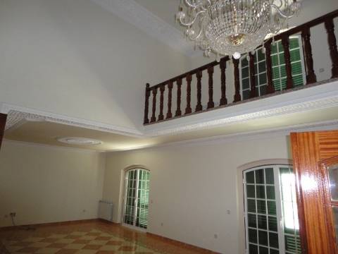 Moradia M4 com piscina