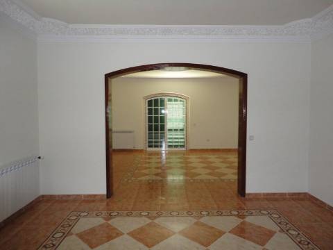 Moradia M4 com piscina