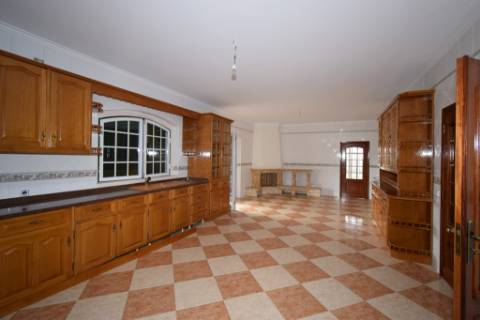 Moradia M4 com piscina