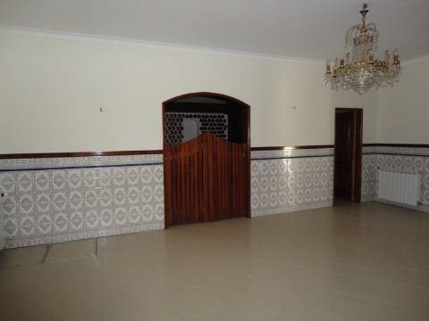 Moradia M4 com piscina