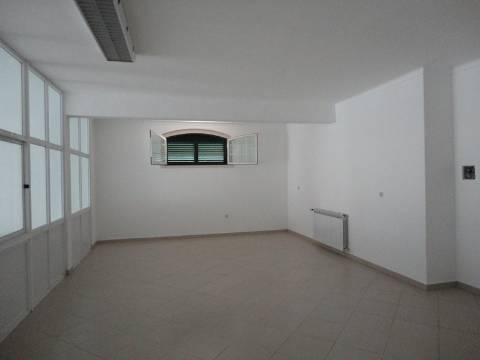 Moradia M4 com piscina