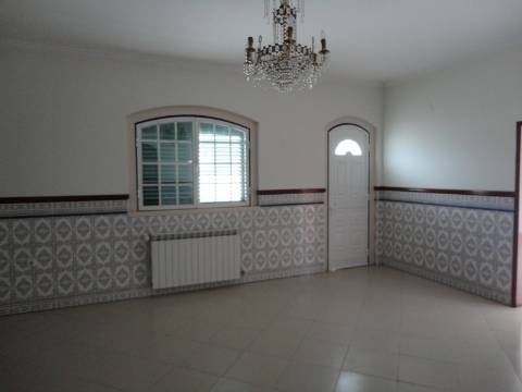 Moradia M4 com piscina