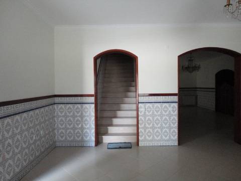 Moradia M4 com piscina