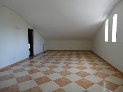 Moradia M4 com piscina