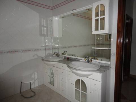 Moradia M4 com piscina