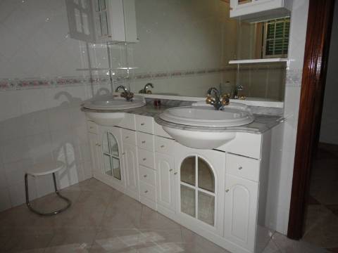 Moradia M4 com piscina