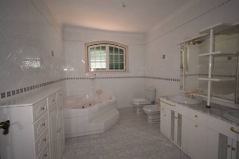 Moradia M4 com piscina