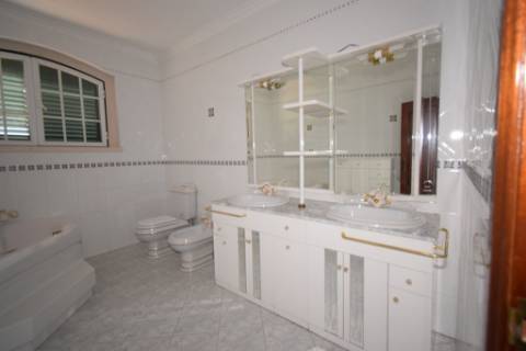 Moradia M4 com piscina