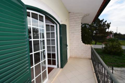 Moradia M4 com piscina