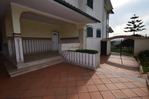 Moradia M4 com piscina