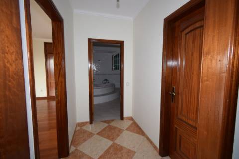 Moradia M4 com piscina