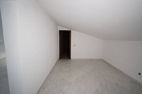 Moradia M4 com piscina