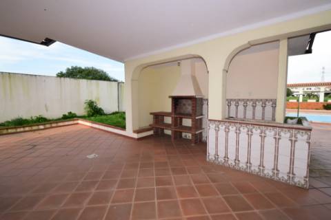 Moradia M4 com piscina