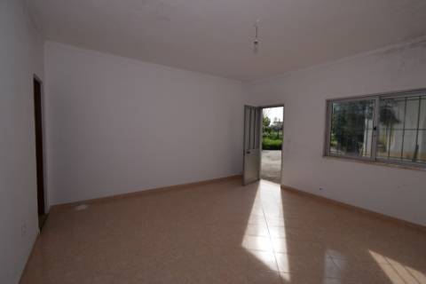 Moradia M4 com piscina