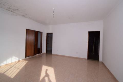 Moradia M4 com piscina