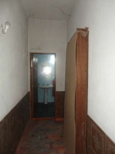 Prédio em Moitas Venda, de 3 pisos para comércio e habitação para finalizar construção