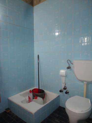 Prédio em Moitas Venda, de 3 pisos para comércio e habitação para finalizar construção