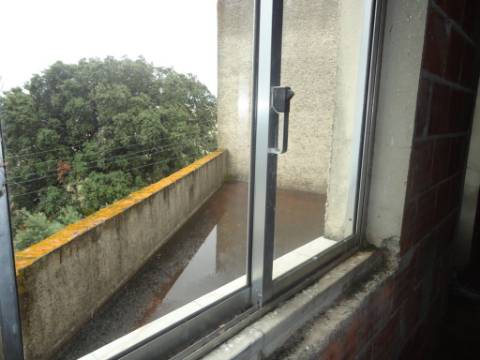 Prédio em Moitas Venda, de 3 pisos para comércio e habitação para finalizar construção