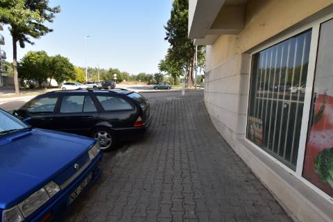 Loja com excelente área, em Vila Nova da Barquinha