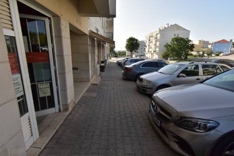 Loja com excelente área, em Vila Nova da Barquinha