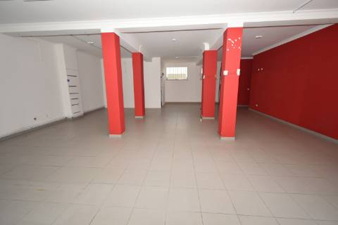 Loja com excelente área, em Vila Nova da Barquinha