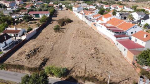 Terreno com 7120 m2 com projeto aprovado para moradias