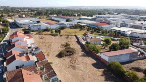 Terreno com 7120 m2 com projeto aprovado para moradias