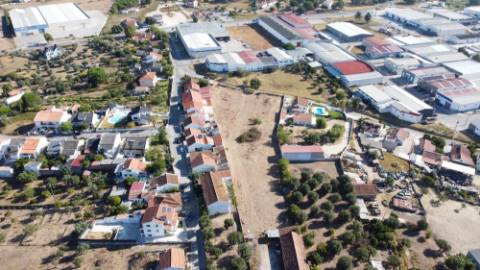 Terreno com 7120 m2 com projeto aprovado para moradias