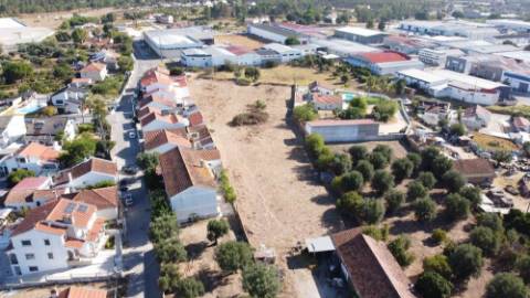 Terreno com 7120 m2 com projeto aprovado para moradias