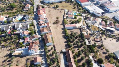 Terreno com 7120 m2 com projeto aprovado para moradias