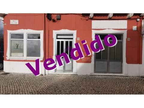 Loja ampla no centro