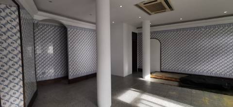 Loja ampla no centro