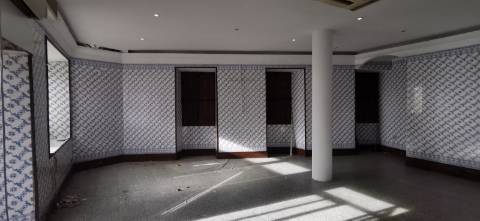 Loja ampla no centro