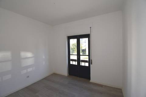 Andar de moradia M3 + 1 com agradável espaço exterior em Torres Novas