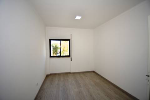 Andar de moradia M3 + 1 com agradável espaço exterior em Torres Novas