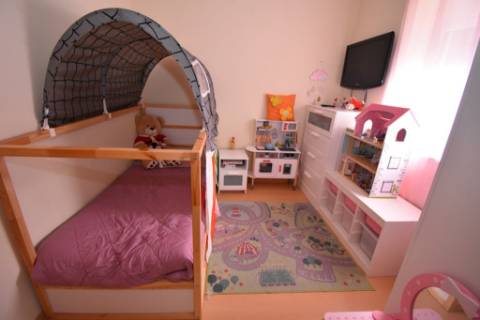 Moradia T3 térrea com quintal, garagem, sótão e terraço