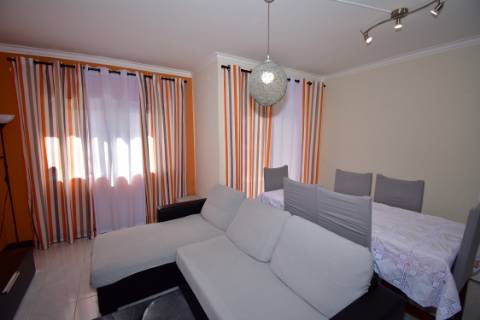 Apartamento T3 com sótão e garagem