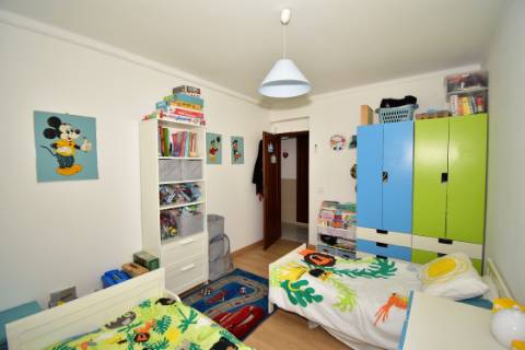 Apartamento T3 com sótão e garagem