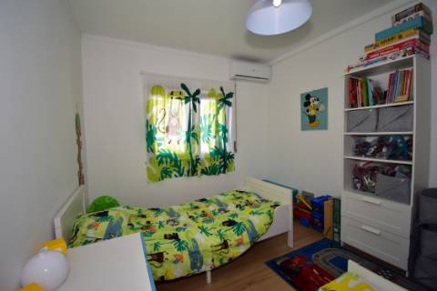 Apartamento T3 com sótão e garagem