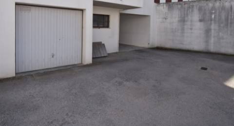 Apartamento T3 com sótão e garagem