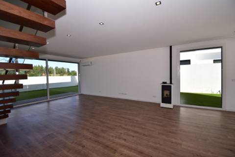 Moradia M5, isolada, com Piscina
