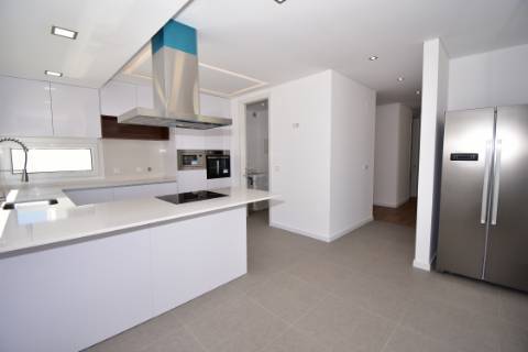 Moradia M5, isolada, com Piscina
