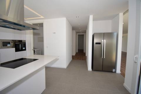 Moradia M5, isolada, com Piscina
