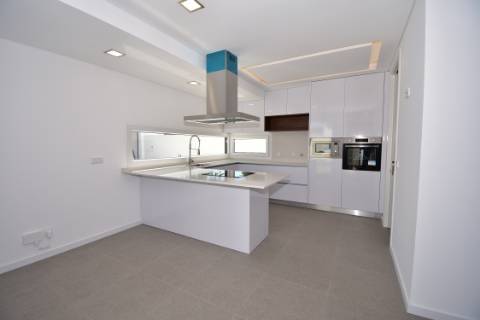 Moradia M5, isolada, com Piscina
