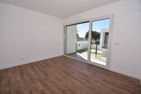 Moradia M5, isolada, com Piscina
