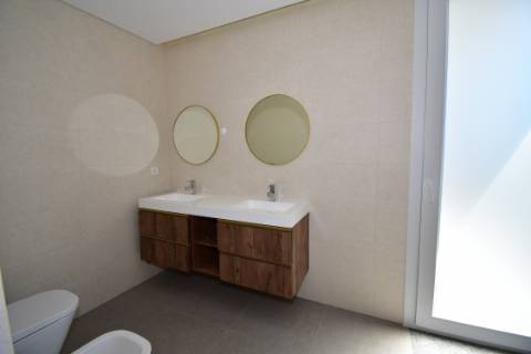 Moradia M5, isolada, com Piscina
