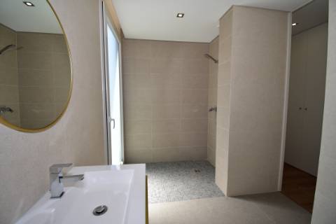 Moradia M5, isolada, com Piscina
