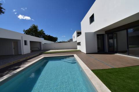 Moradia M5, isolada, com Piscina

